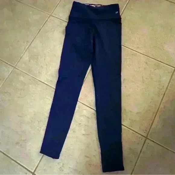 NWOT Maaji Reversible Yoga Workout Leggings M - Picture 1 of 6